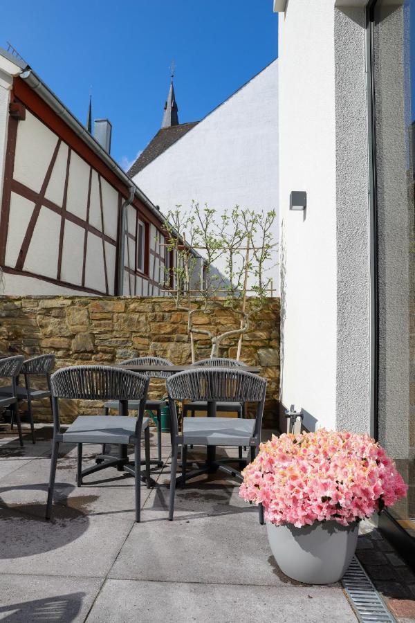 Boutiquehotel Burg Adenbach & Alter Weinbau Bad Neuenahr-Ahrweiler Exterior foto